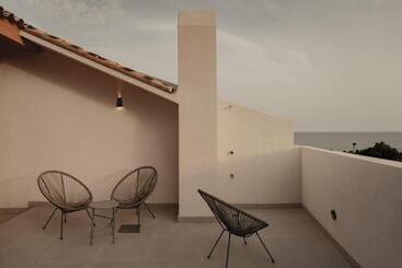 Pau Suites