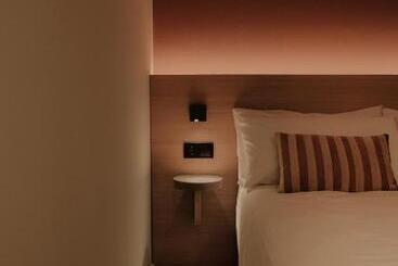 מלון דירות Pau Suites