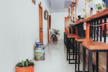 پانسیون Casa Hotel Hostal Del Cafe