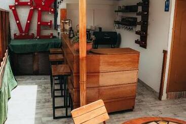 پانسیون Casa Hotel Hostal Del Cafe