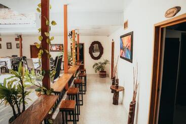 پانسیون Casa Hotel Hostal Del Cafe