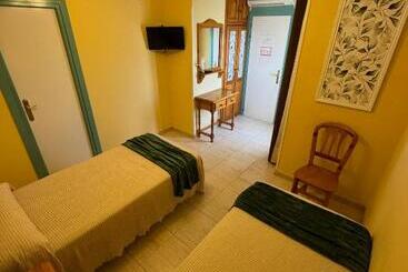پانسیون Hostal Joaquín