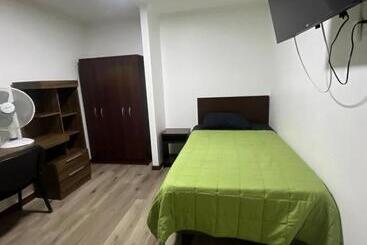 پانسیون Hostal The Marys House