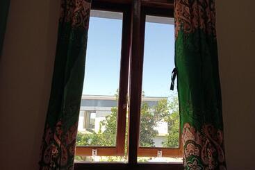 پانسیون Yusilver Guest House