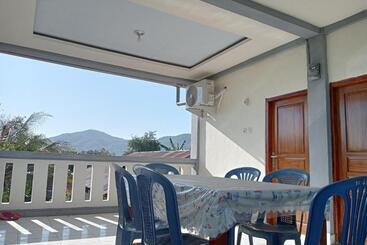 پانسیون Yusilver Guest House