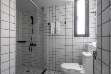 هاستل H Suite Inn