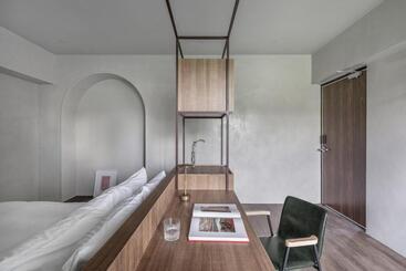هاستل H Suite Inn