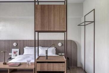 هاستل H Suite Inn