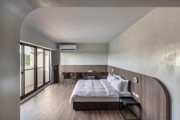 هاستل H Suite Inn