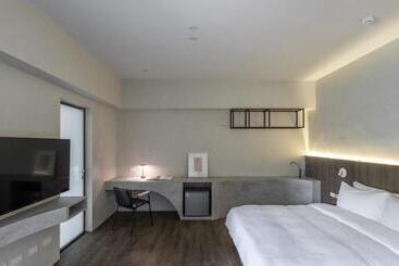هاستل H Suite Inn
