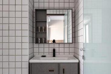 هاستل H Suite Inn