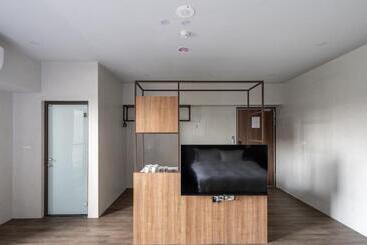 هاستل H Suite Inn