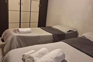 Any B&b