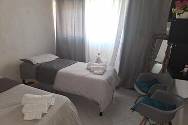 Any B&b