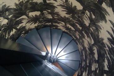 تختخواب و صبحانه L Atelier