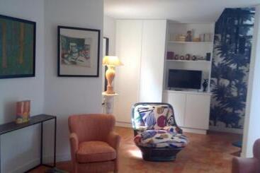 تختخواب و صبحانه L Atelier