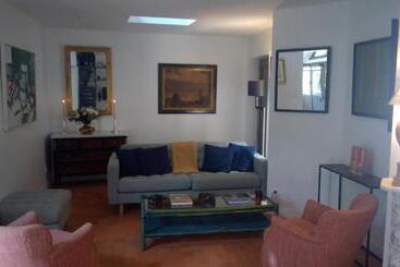 تختخواب و صبحانه L Atelier