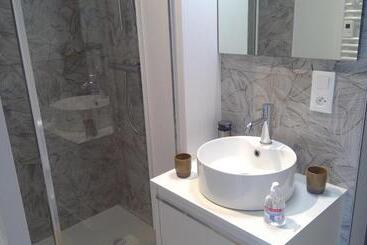 تختخواب و صبحانه L Atelier