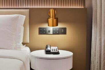 Crystal Orange Hotel   Shanghai The Bund Jinling East Road