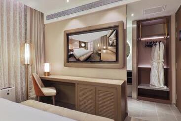 Crystal Orange Hotel   Shanghai The Bund Jinling East Road