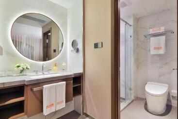 Crystal Orange Hotel   Shanghai The Bund Jinling East Road
