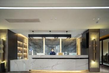 Echarm Hotel Zhangjiajie Tianmen Mountain High Speed Railway Station