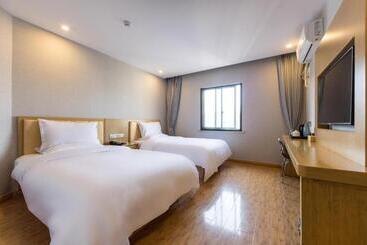 Hanting Hotel Shanghai Waitan Jiujiang Road