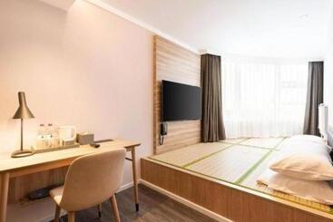 Hanting Premium Hotel Dalian Airport