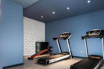 هتل Country Inn & Suites By Radisson Shantou 1981 The Mixc Railway Station