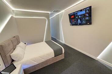 هتل کپسول Futurotel Sevilla