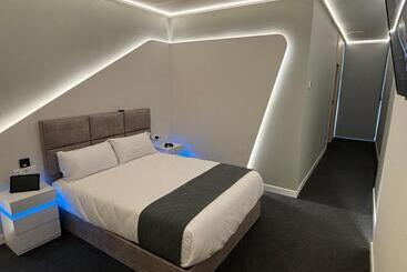 هتل کپسول Futurotel Sevilla