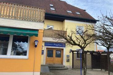 Hotell Gasthaus Karpfinger