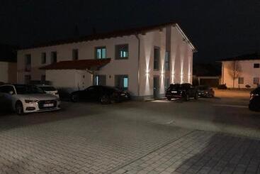 Hotell Gasthaus Karpfinger