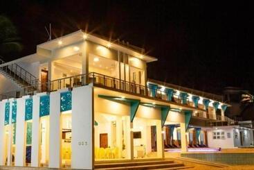 酒店 Namanday Island Resort