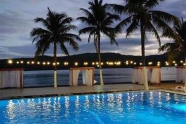 酒店 Namanday Island Resort