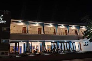 酒店 Namanday Island Resort