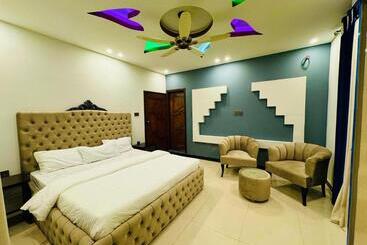هتل Royal Shangrila Balakot