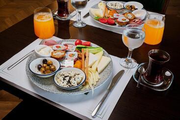 Regenesis Hotel & Spa