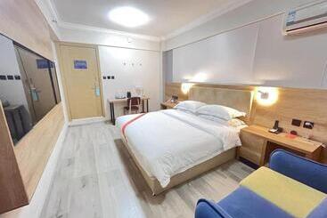 Yilong Yitang Hotel Kunming Railway Station Joy City Center
