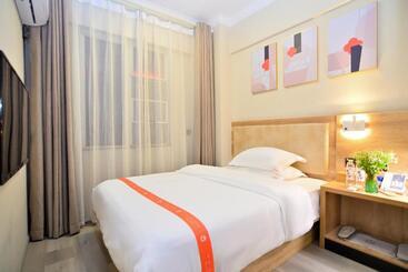 Yilong Yitang Hotel Kunming Railway Station Joy City Center