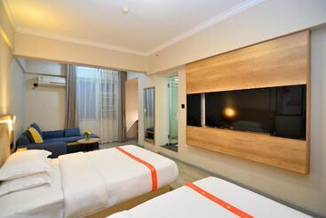 Yilong Yitang Hotel Kunming Railway Station Joy City Center