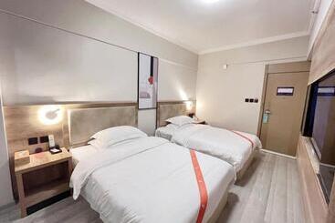 Yilong Yitang Hotel Kunming Railway Station Joy City Center