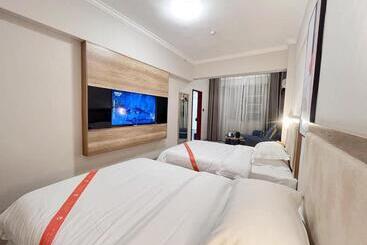 Yilong Yitang Hotel Kunming Railway Station Joy City Center