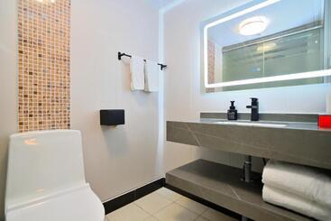 Yilong Yitang Hotel Kunming Railway Station Joy City Center