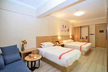 Yilong Yitang Hotel Kunming Railway Station Joy City Center
