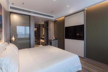 Atour Hotel Shenyang South Railway Station Municipal Government