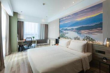Atour Hotel Shenyang South Railway Station Municipal Government