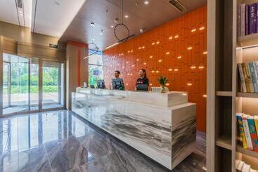 Atour Hotel Shenyang South Railway Station Municipal Government