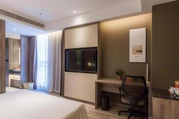 Atour Hotel Shenyang South Railway Station Municipal Government