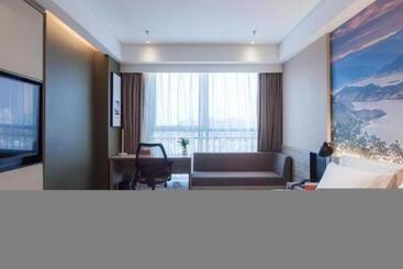 Atour Hotel Shenyang South Railway Station Municipal Government